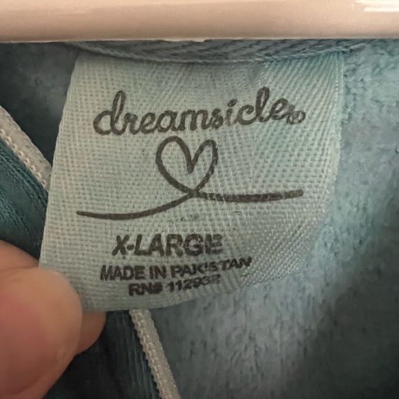 Chic Blue Tie-Dye Sweater – Comfy, Bold & On-Trend - Picture 4 of 5